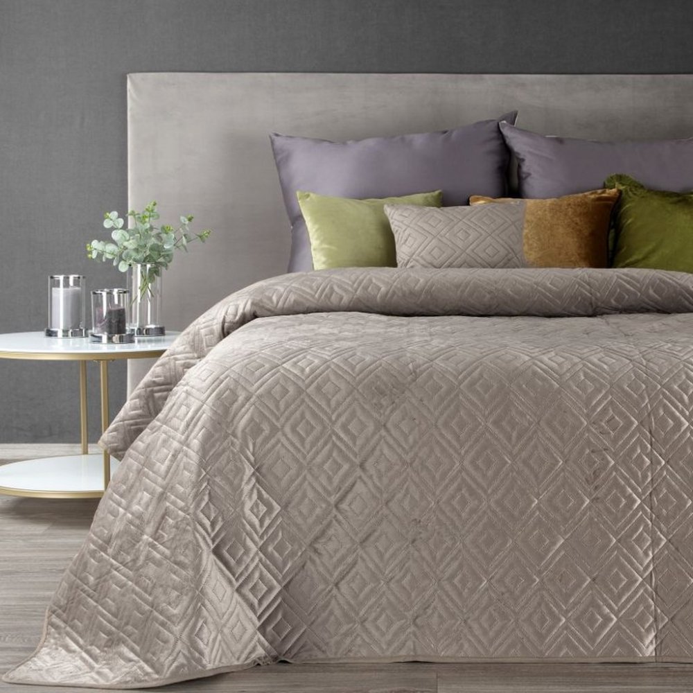 Egyszínű steppelt ágytakaró bézs színben Szélesség: 170 cm | Hossz: 210 cm