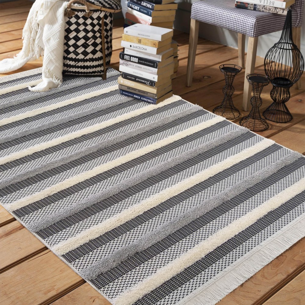 Nadčasový koberec ve skandinávském stylu v šedé barvě Šířka: 120 cm | Délka: 170 cm