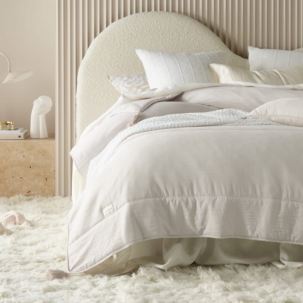 Bézs színű ágytakaró Noemi bojtokkal 170 x 210 cm