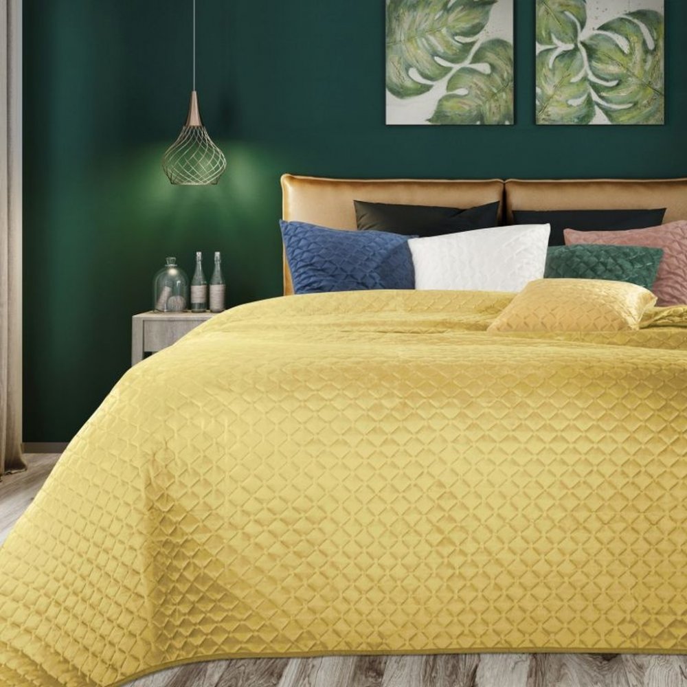 Steppelt ágytakaró élénk sárga színben Szélesség: 230 cm Hossz: 260 cm
