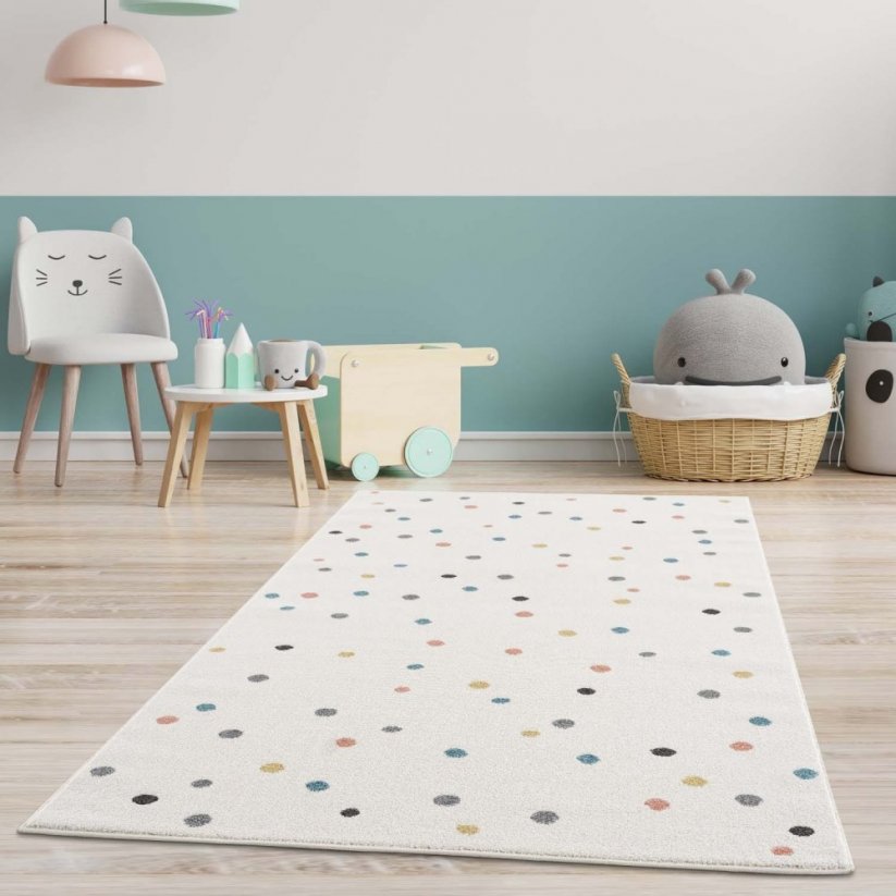 Krem dječji tepih sa šarenim točkicama