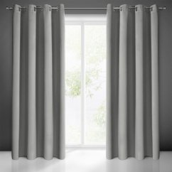 Osnovna zatemnitvena zavesa svetlo siva 135 x 250 cm