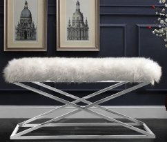 Luxusná čalúnená lavica s kožušinovým poťahom a chrómovou konštrukciou – elegantný škandinávsky štýl