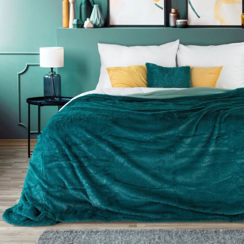 Jednofarebný prehoz na posteľ v tyrkysovej farbe