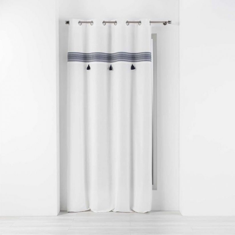 Модерна бяла завеса на халки с декоративна синя ивица и пискюли 140 х 240 см