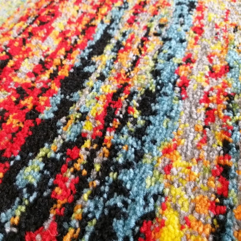 Barevný stylový koberec