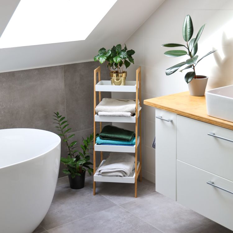 Moderný regál vhodný do každej izby v univerzálnej kombinácii farieb