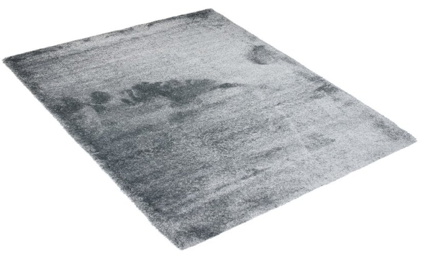 Měkký šedý koberec
