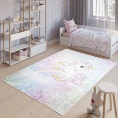 Barevný dětský koberec s motivem jednorožce