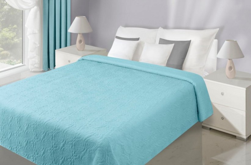 Modré obojstranné prehozy na posteľ s kvetinovým vzorom 