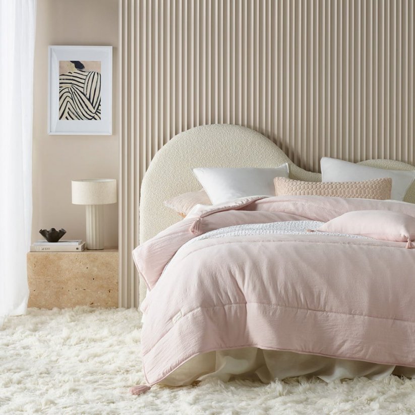 Cuvertură de pat roz Noemi cu ciucuri 170 x 210 cm
