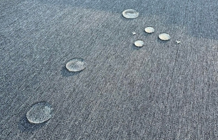 Sivá ratanová súprava - pohovka - kreslá a taburetky