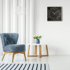 Modische Wanduhr in einer Kombination aus Holz und schwarzer Farbe, 40cm