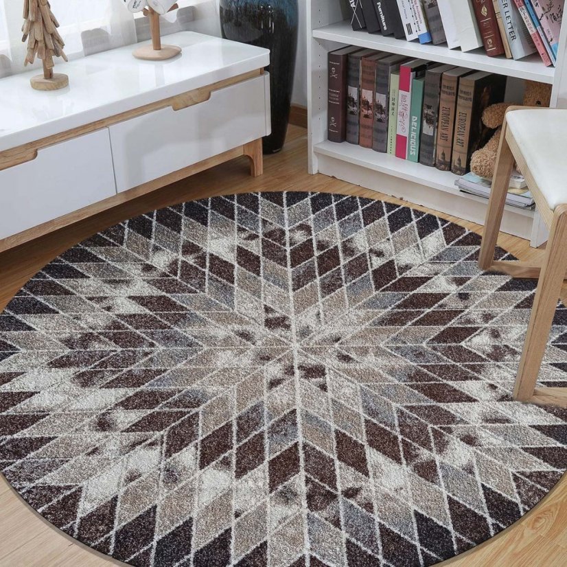 Barna kerek szőnyeg érdekes mintával