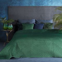 Zelený prešívaný prehoz na posteľ zdobený flitrami