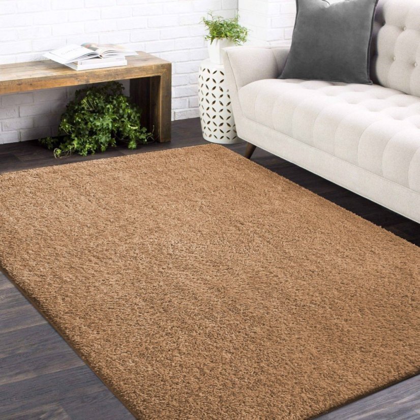Shaggy koberec s vysokým vlasem světle hnědý