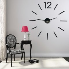 Große Wanduhr für das Wohnzimmer