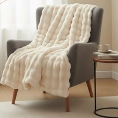 Pătură moale în alb cu motive de Crăciun - 150 x 200 cm