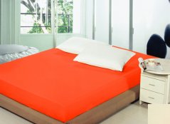 Svetlo oranžové plachty na posteľ