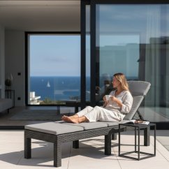 Skládací lehátko PREMIUM k bazénu a na terasu - šedé s polštářem