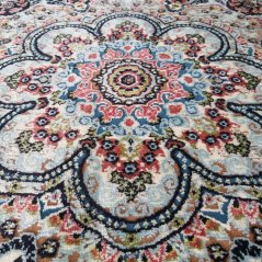Luxus szőnyeg gyönyörű, többszínű keleti mintával