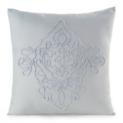 Zdobená obliečka na vankúš s ornamentom