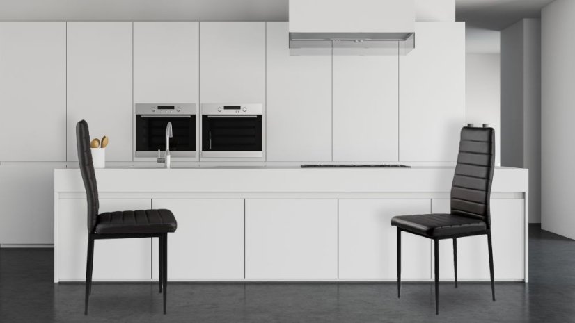 Set di 4 sedie eleganti in nero dal design senza tempo