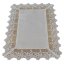 Elegantes Tischtuch mit feinem Stoff und breiter Spitze