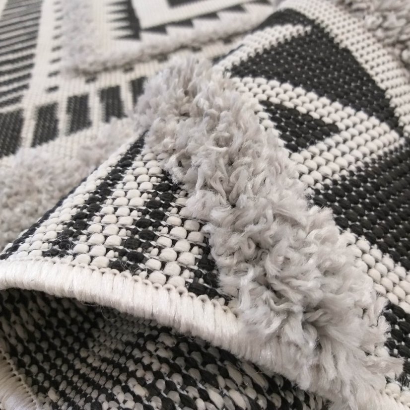 Originale tappeto grigio in stile scandinavo