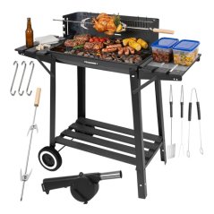 Zahradní gril na dřevěné uhlí s rožněm, horním roštem a policemi