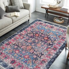 Sodobna preproga za dnevno sobo z orientalskim vzorcem
