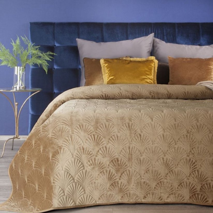 Кадифено изчистено покривало за легло с декоративни шевове