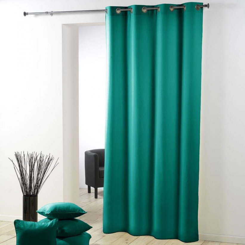 Schöner grüner Vorhang, der an Kreisen 140 x 280 cm hängt