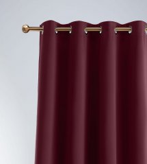 Moderna zatemnitvena zavesa z žlebički v bordo barvi 140 x 280 cm