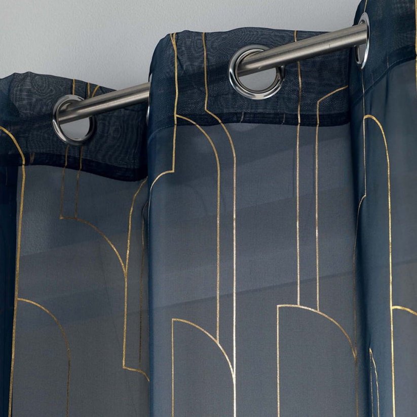 Elegatní záclona tmavě modré barvy s jemným zlatým vzorem 140 x 240 cm