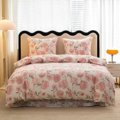 Romantische weiße Bettwäsche mit rosa Rosen