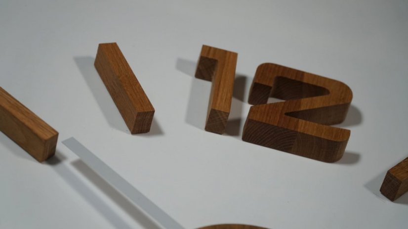 Unikátne drevené hodiny na stenu