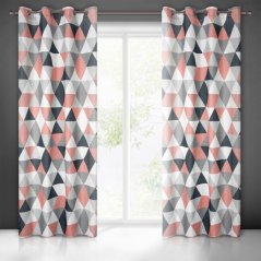 Vorhang mit buntem geometrischem Muster