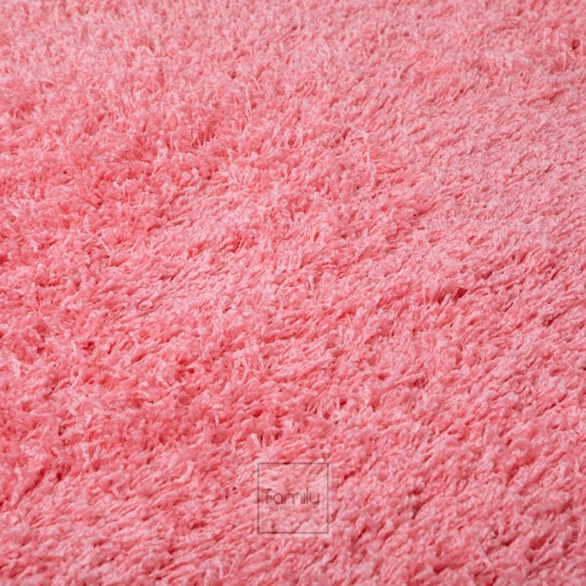 Schöner Teppich in leuchtend rosa Farbe