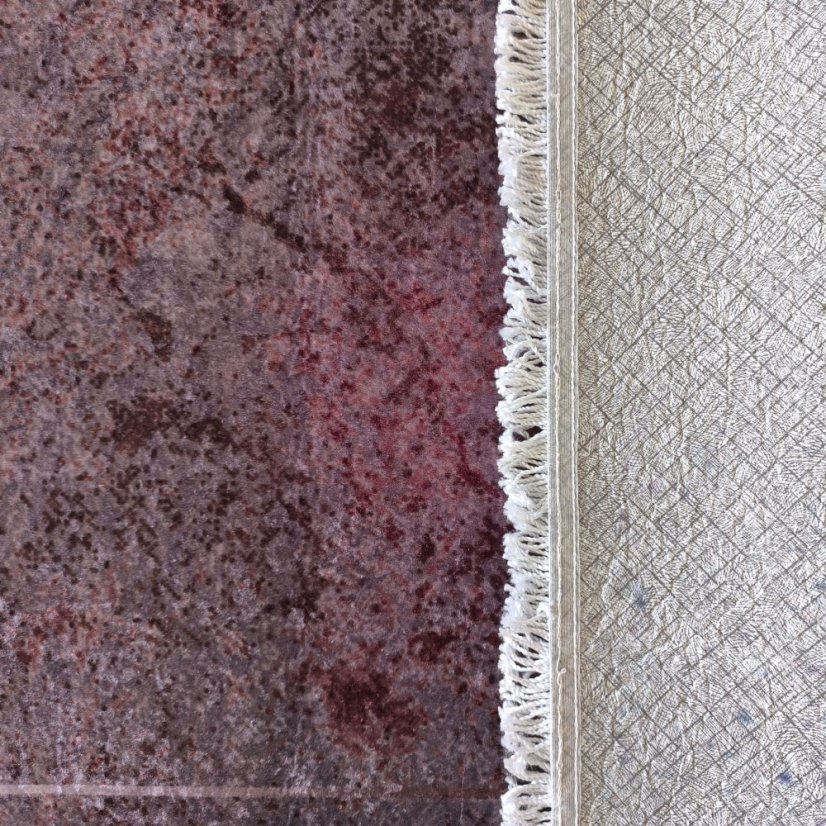 Tappeto scuro con cornice e patina orientale pregiata