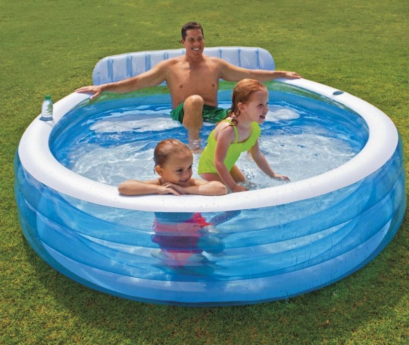 Felfújható medence kanapéval