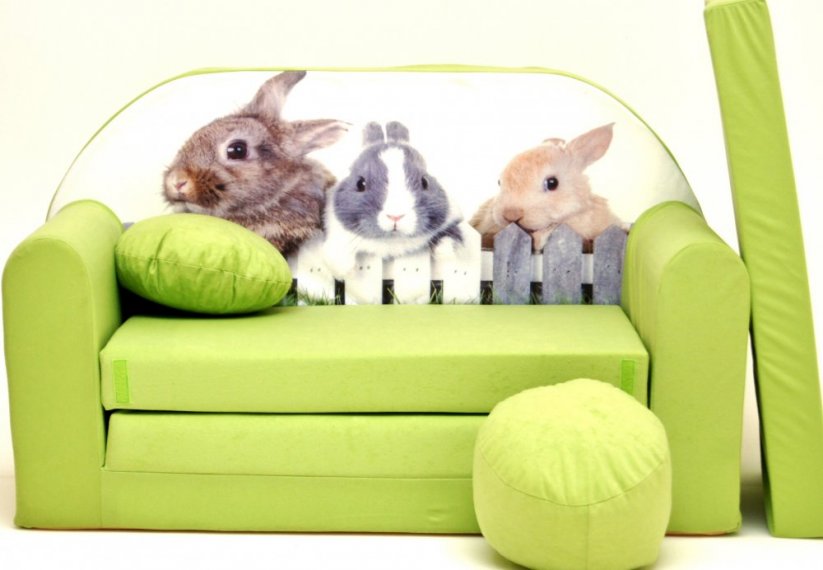 Dětská sedačka v zelené barvě se zajíčky