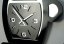 Moderne becherförmige Küchenwanduhr in Schwarz