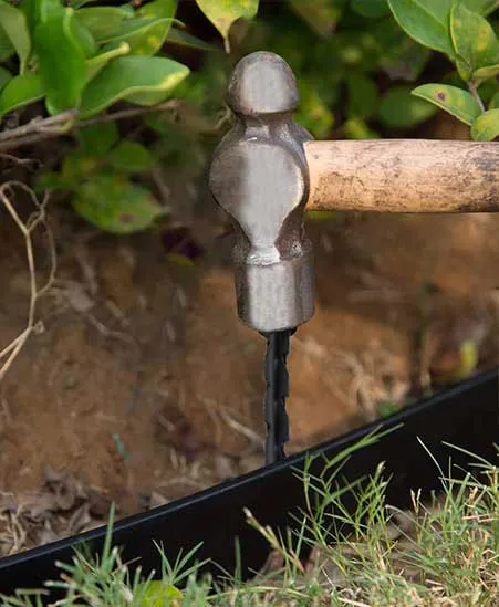 436 cm hosszúságú gyepszeparátor