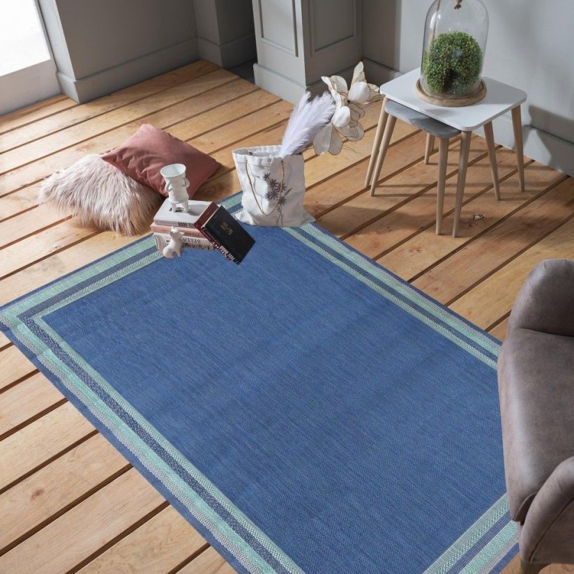 Stilvoller Teppich in marineblauer Farbe