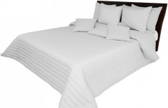 Prošívaný jednobarevný přehoz na postel světle šedé barvy