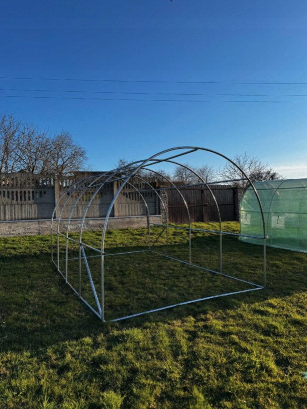Megerősített kerti fóliasátor PRÉMIUM 2,5 × 4 m + AJÁNDÉK