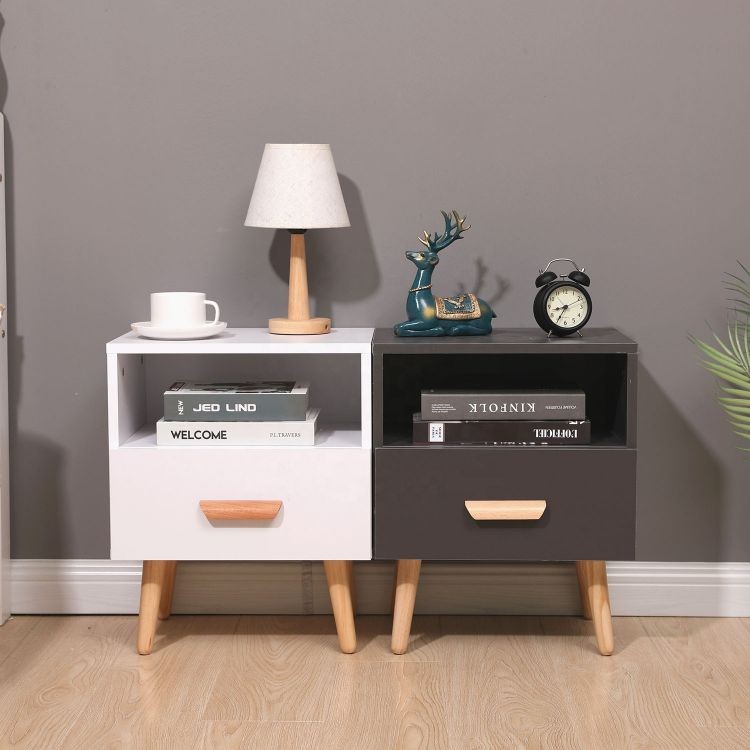 Štýlový nočný stolík so zásuvkou