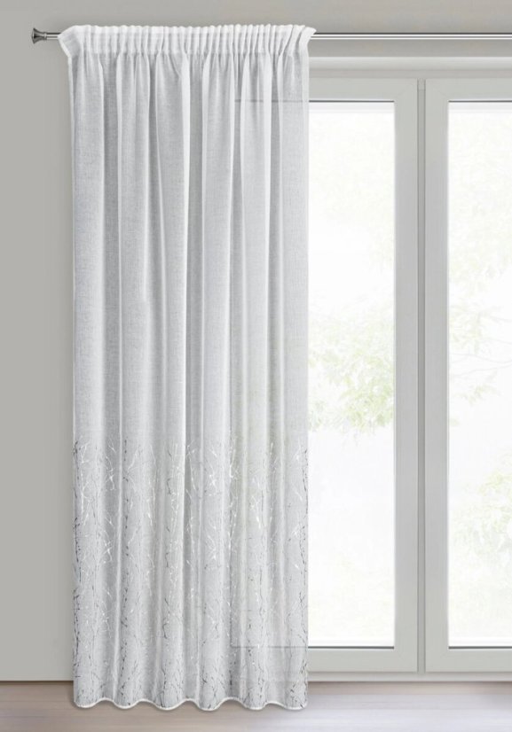 Modern függöny finom szerkezetű, ezüst mintázattal díszítve