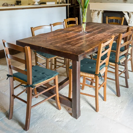 Bársony ülőpárna szegéllyel